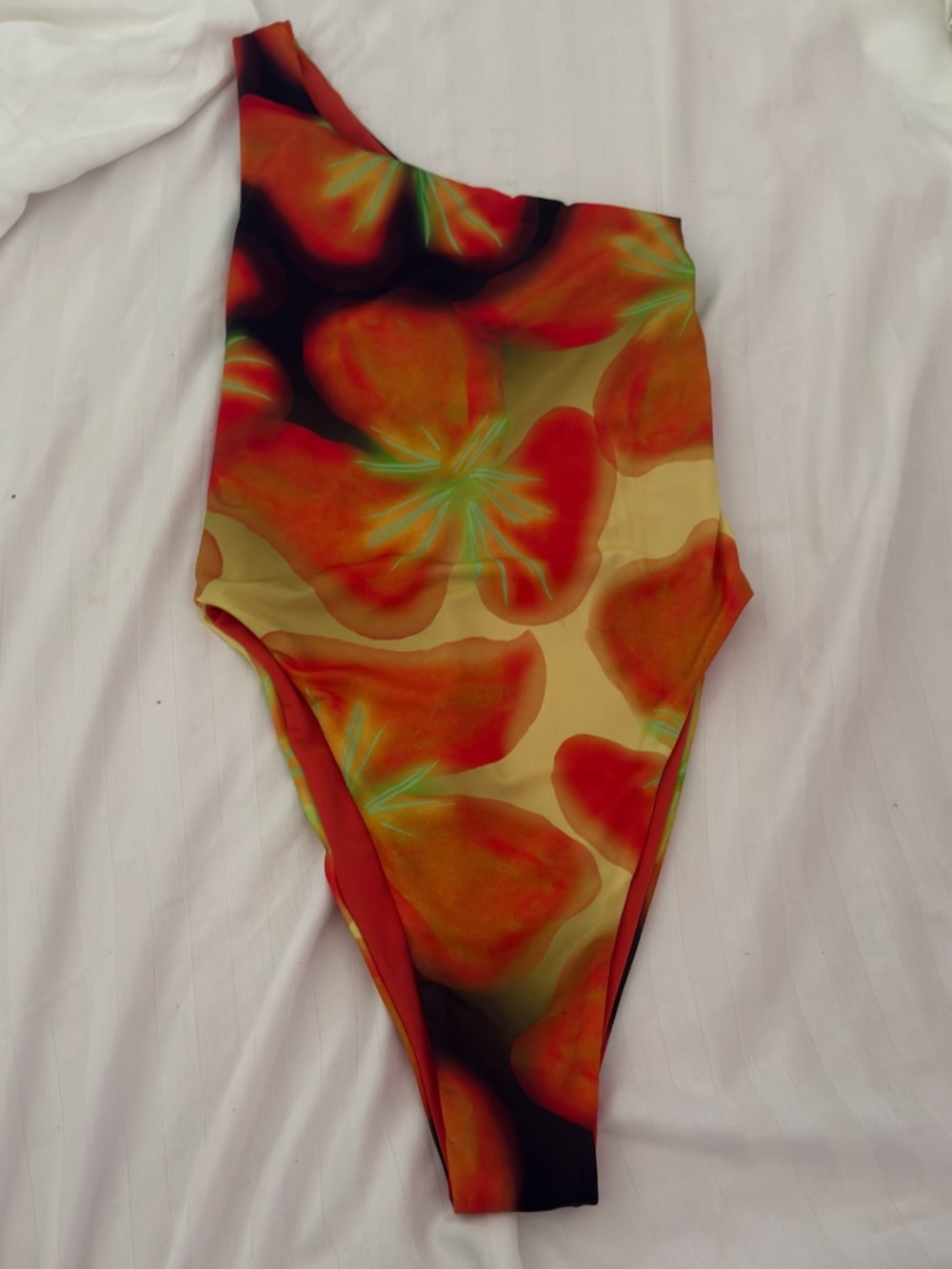 Floral One-Shoulder Swimsuit - Picture 4 of 5